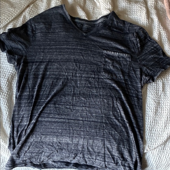 Express Men's Black V-Neck T-Shirt - Picture 1 of 3